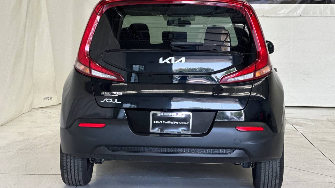 2022 kia soul lx