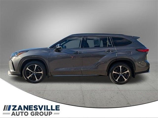 2022 toyota highlander xse