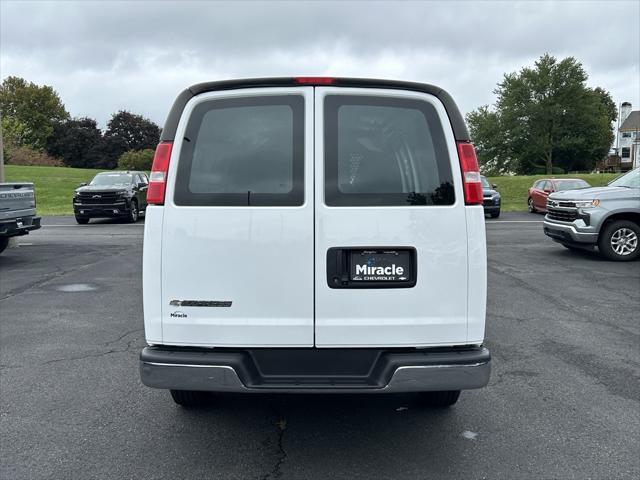 2022 chevrolet express 2500 rwd 2500 regular wheelbase wt