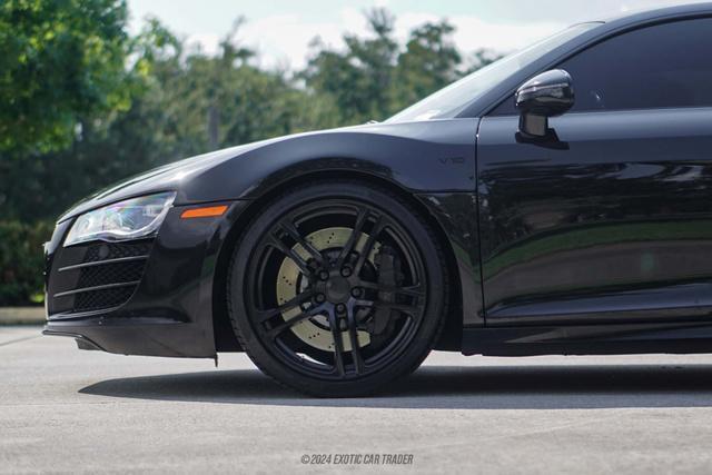 2011 audi r8 5.2 quattro