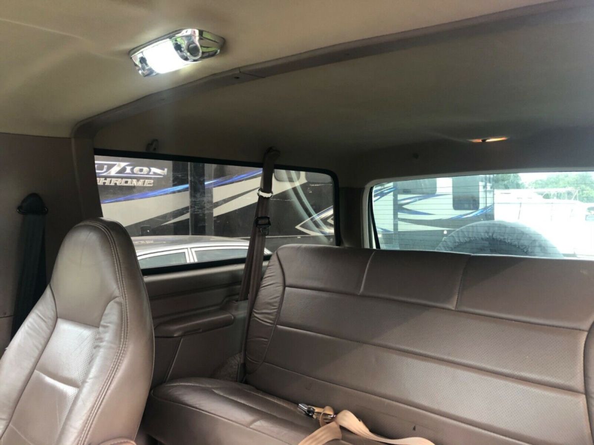 1992 ford bronco, 5.8l , leather interior