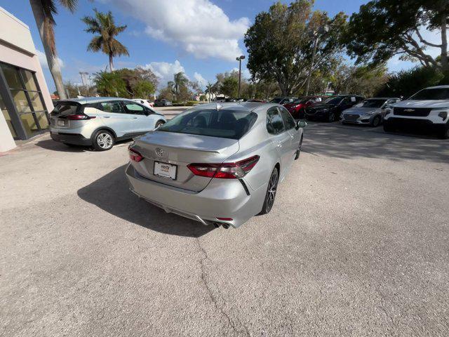 2023 toyota camry se