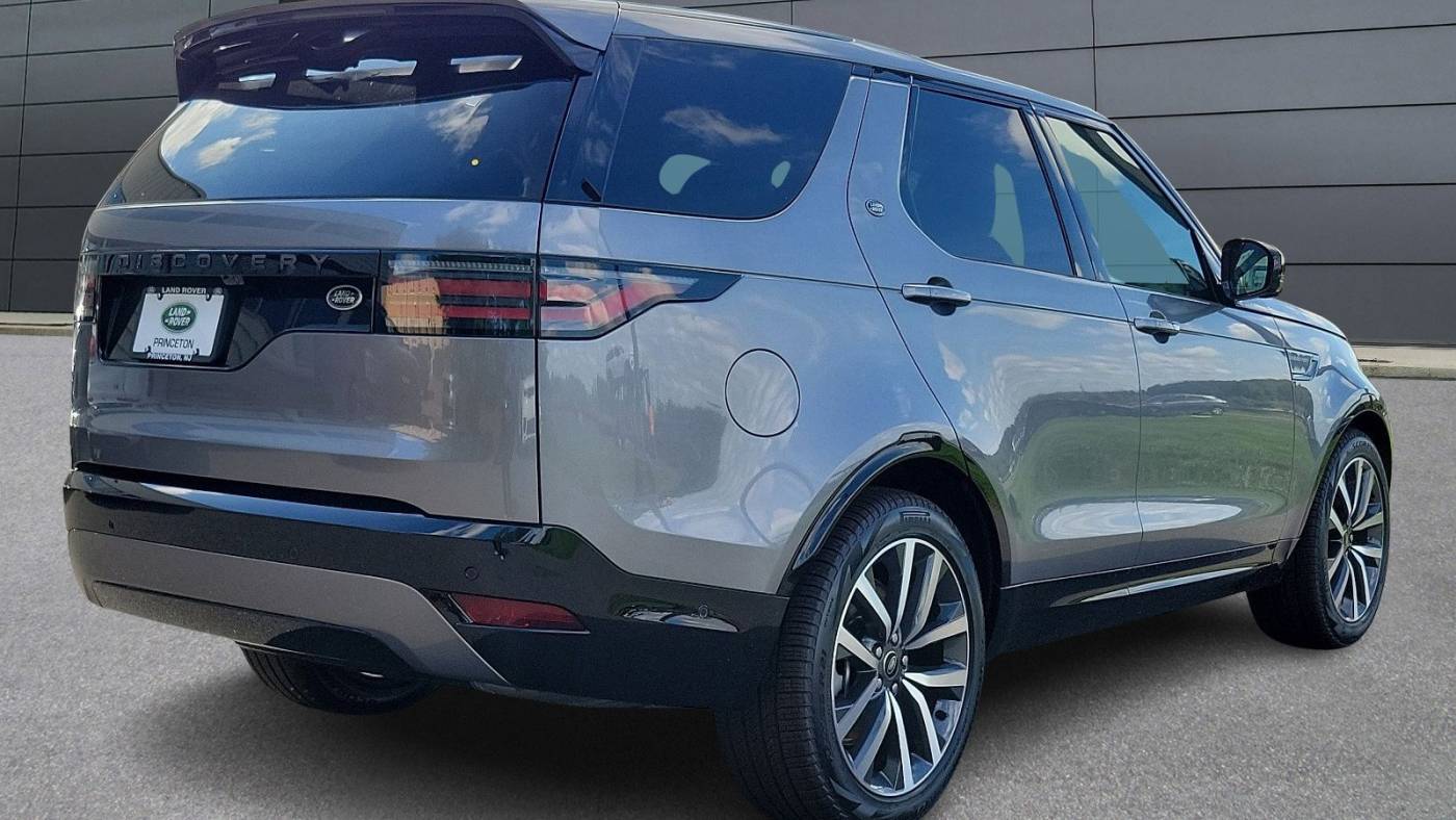 2023 land rover discovery p300 s r-dynamic