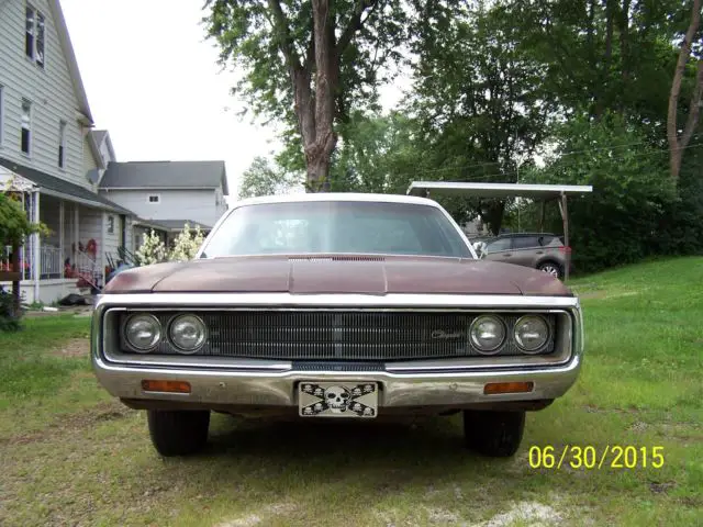 1970 chrysler newport 4dr sdn-low miles-runs great-solid body-drive it anywhere