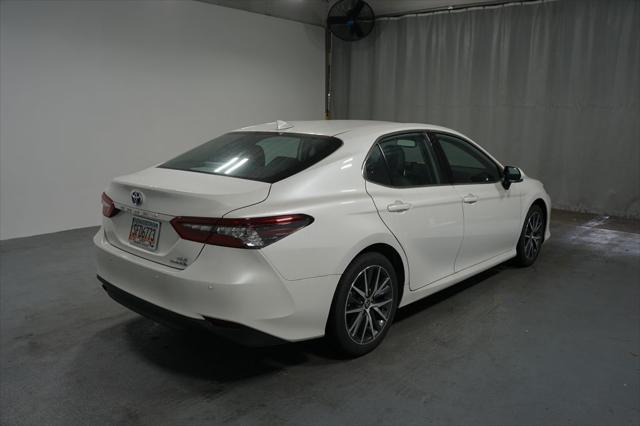 2024 toyota camry hybrid xle