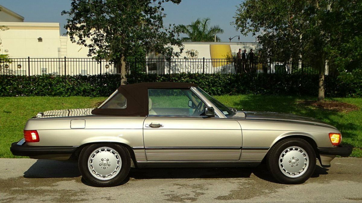 1989 mercedes benz 560sl roadster two tops one owner 32,000 miles classic design