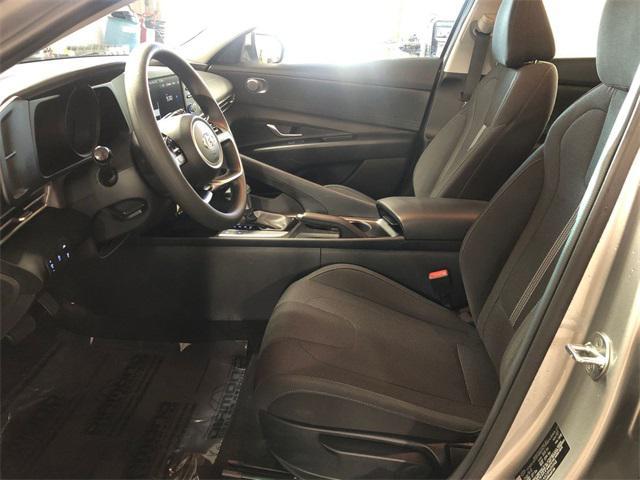 2023 hyundai elantra se