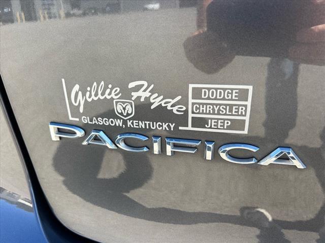 2022 chrysler pacifica hybrid touring l