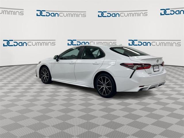 2023 toyota camry se