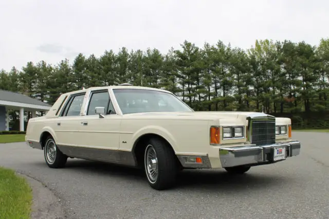 1989 lincoln town car signature series 49k miles 1 owner mint no reserve/190pics