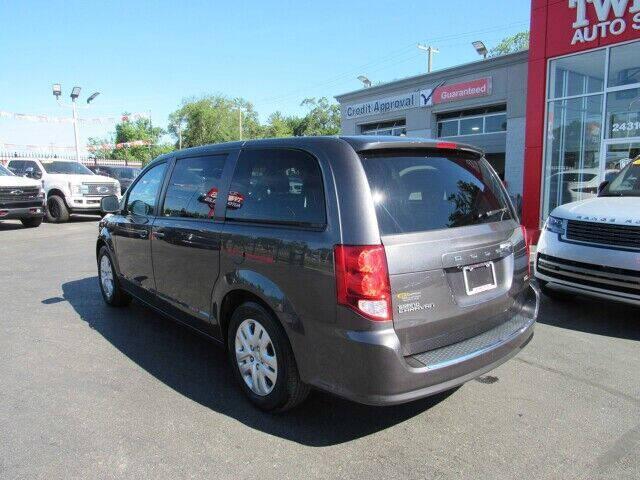 2019 dodge grand caravan se