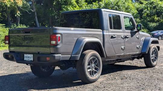 2024 Jeep Gladiator