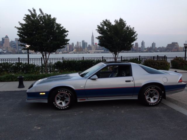 1982 camaro z28 indy 500 pace car - stunning - 45k miles - original - 305 4bbl