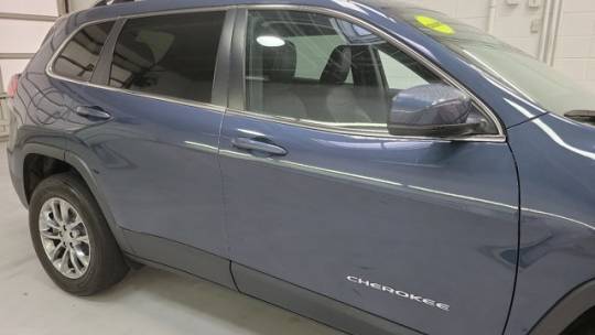 2021 jeep cherokee latitude lux