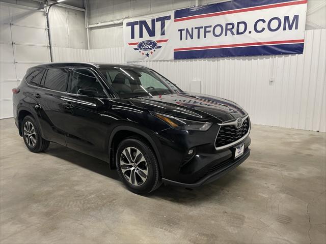 2022 toyota highlander xle