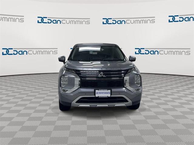 2022 mitsubishi outlander se