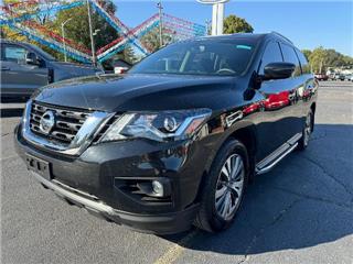 2020 Nissan Pathfinder sv