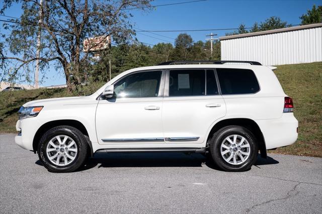 2018 toyota land cruiser base