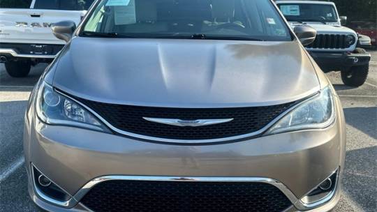 2018 Chrysler Pacifica touring l plus