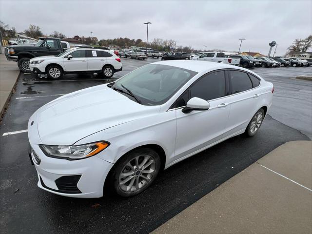 2020 ford fusion se