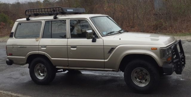 1988 toyota land cruiser fj62. low miles!