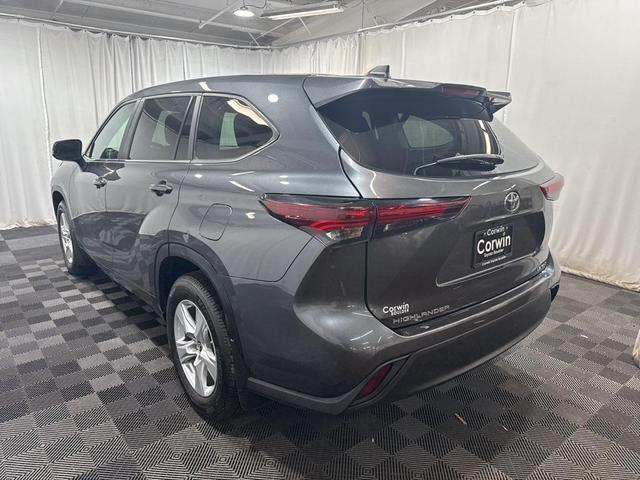 2024 toyota highlander le