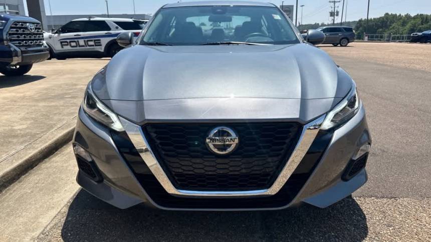 2021 nissan altima 2.5 sv