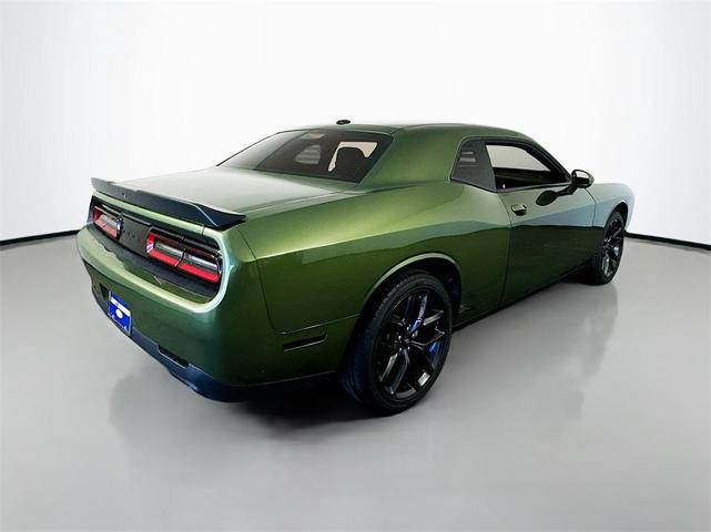 2021 dodge challenger sxt