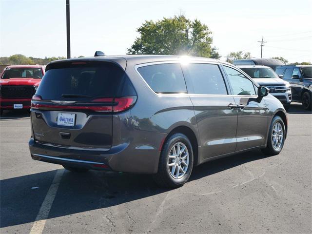 2023 chrysler pacifica touring l