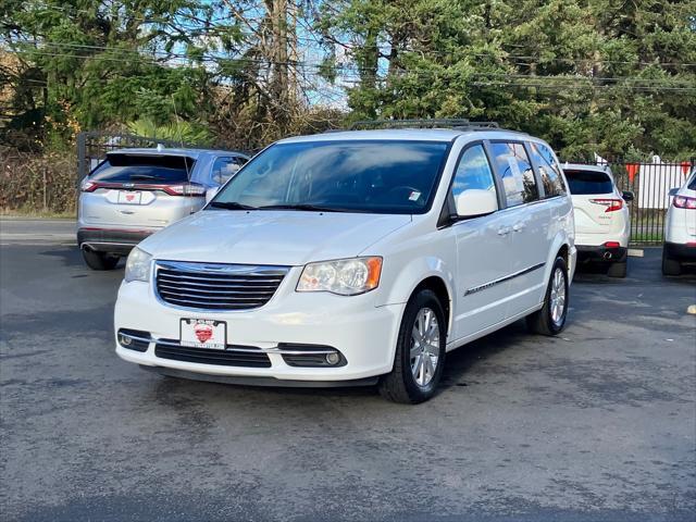 2014 chrysler town & country touring