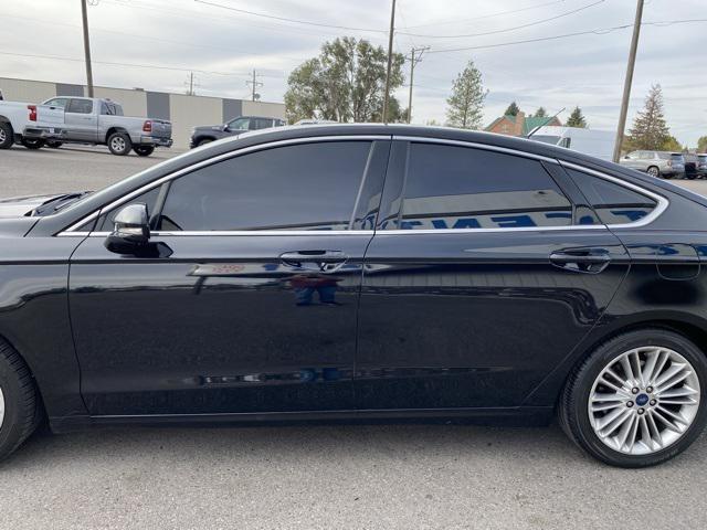 2016 ford fusion se