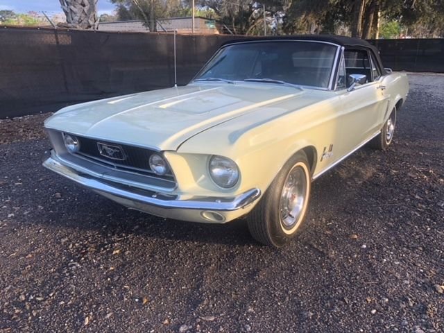 ford mustang convertible