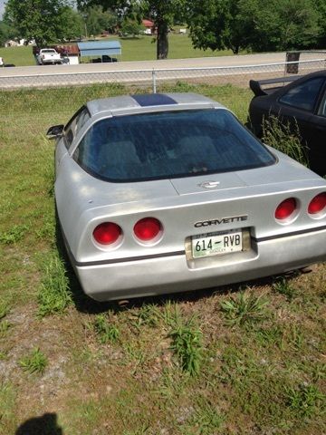1984 & 1994 corvette parts cars "salvage" one has a lt motor