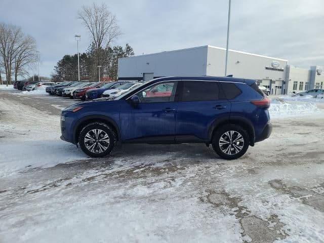 2021 nissan rogue sv in green bay, wisconsin