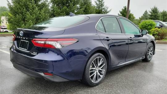 2021 toyota camry hybrid xle
