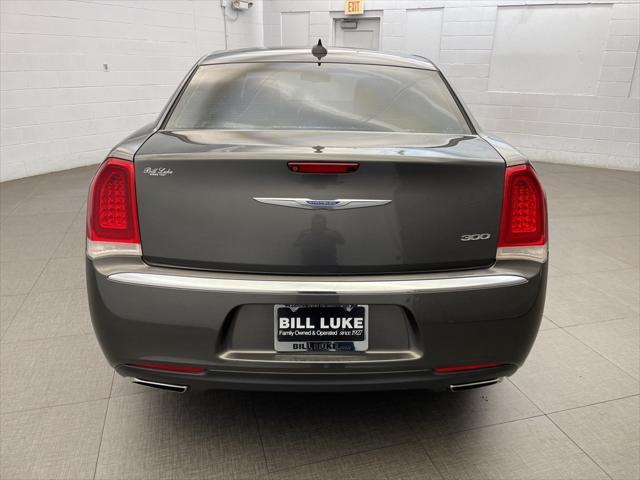 2019 chrysler 300 limited