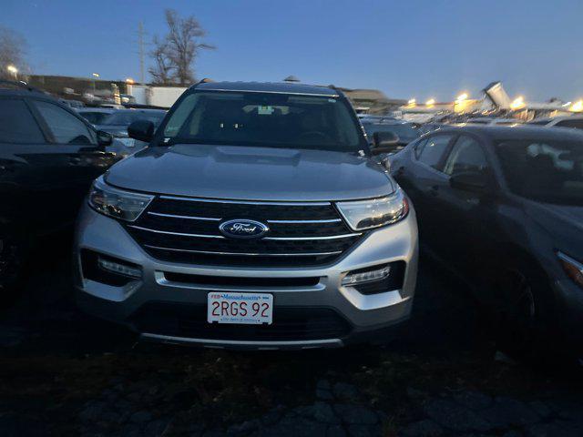 2023 ford explorer xlt