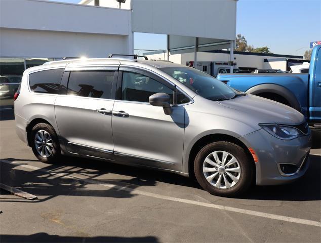 2018 chrysler pacifica touring-l
