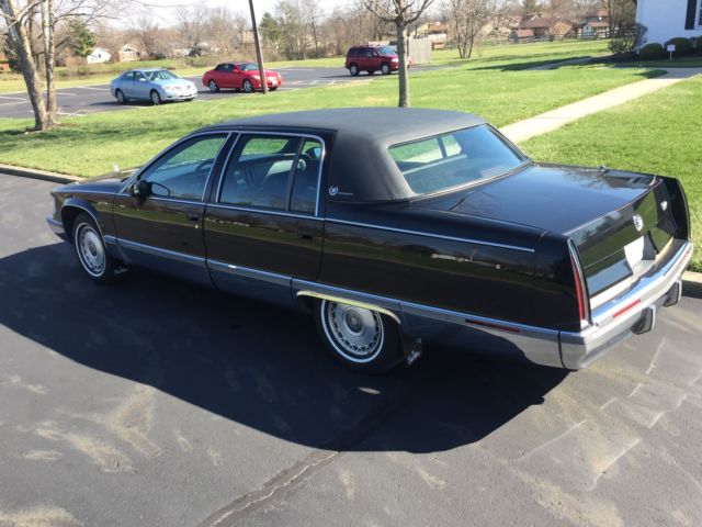 1993 cadillac fleetwood brougham sedan 4-door 5.7l triple black *make offer*