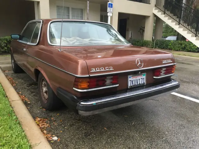 mercedes 300 cd rust free barn car no reserve