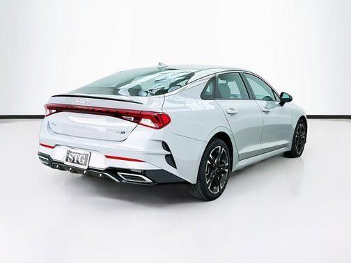 2022 kia k5
