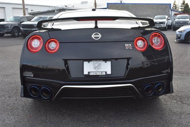 2021 nissan gt-r premium dual-clutch 6-speed transmission