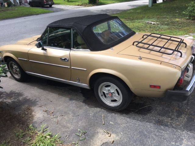 1981 fiat 124 spider 2000 convertible (anniversary edition, #677)
