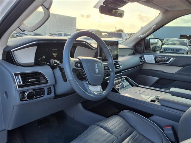 2019 lincoln navigator black label