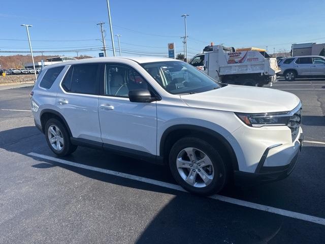 2023 honda pilot lx