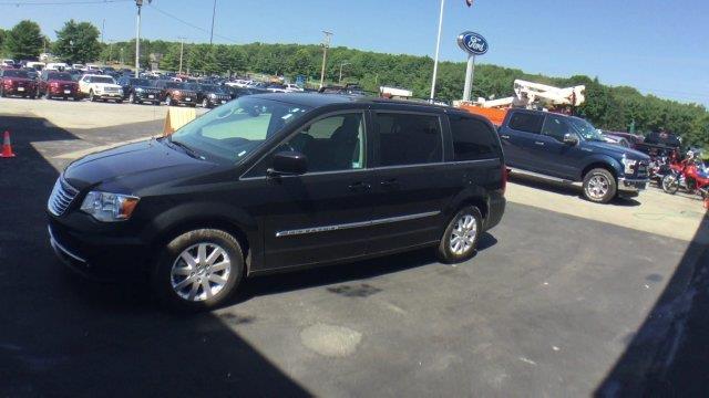 2016 chrysler town and country touring touring 4dr mini-van for sale in yarmouth, maine