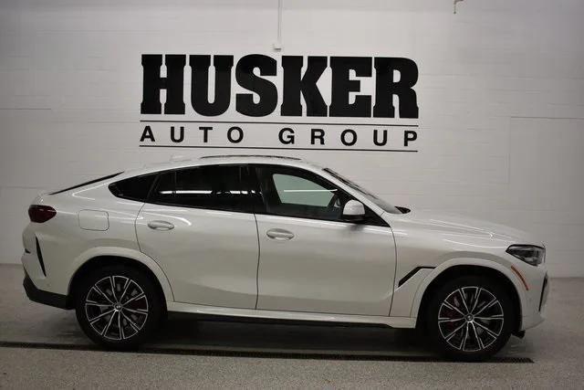 2022 bmw x6 m50i