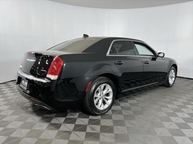 2018 chrysler 300 touring