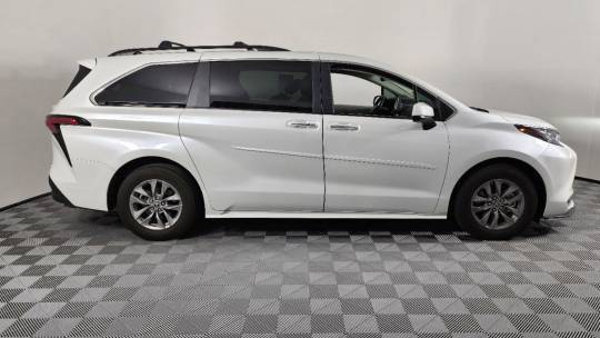 2022 Toyota Sienna xle