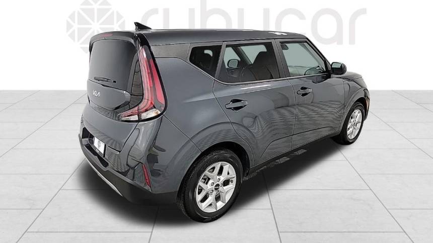 2023 kia soul lx